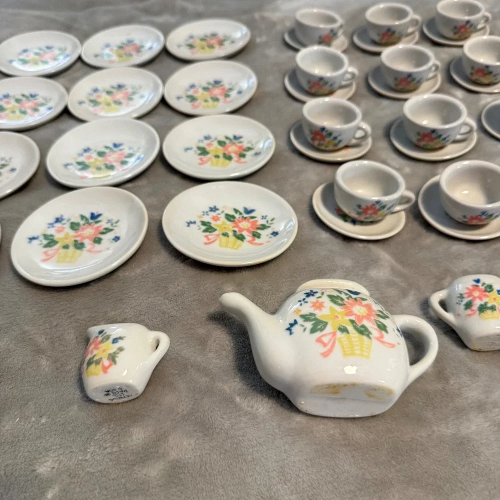 Vintage Miniature Floral‎ Tea Set 35 Pieces Cottagecore Display